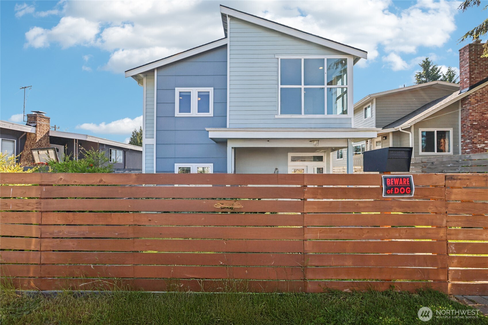 7724 16th Avenue Southwest Seattle, WA 98106 - Photo 2 of 35