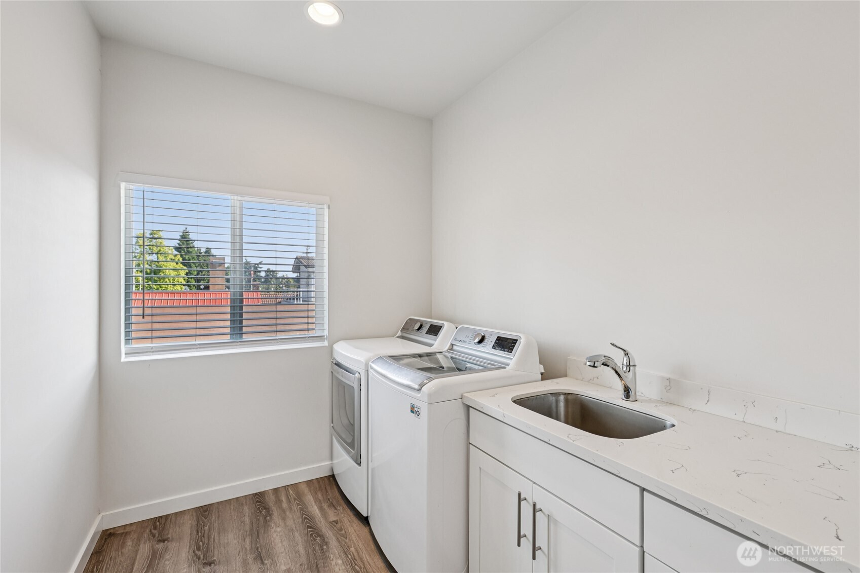 7724 16th Avenue Southwest Seattle, WA 98106 - Photo 27 of 35