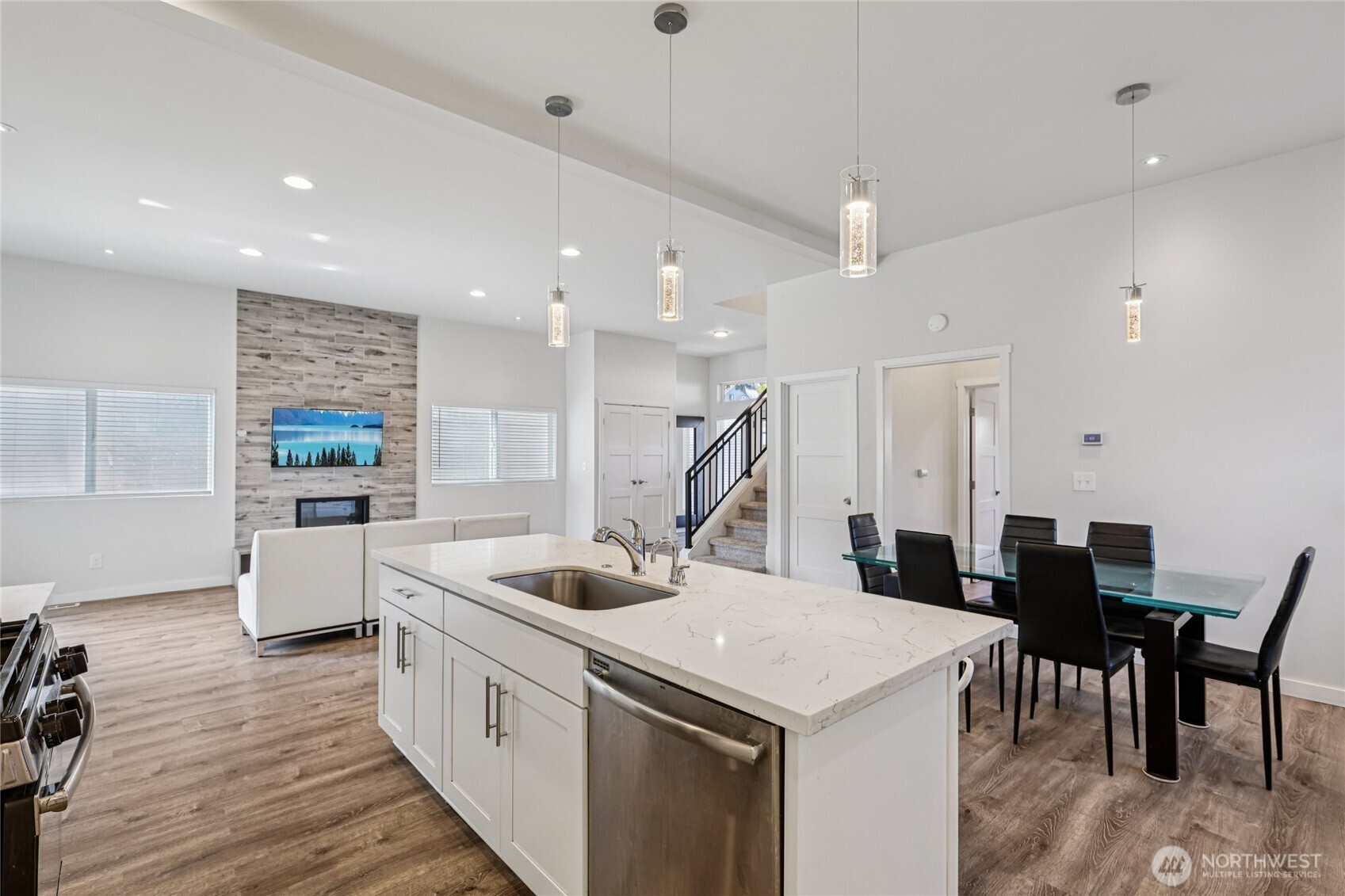 7724 16th Avenue Southwest Seattle, WA 98106 - Photo 10 of 35