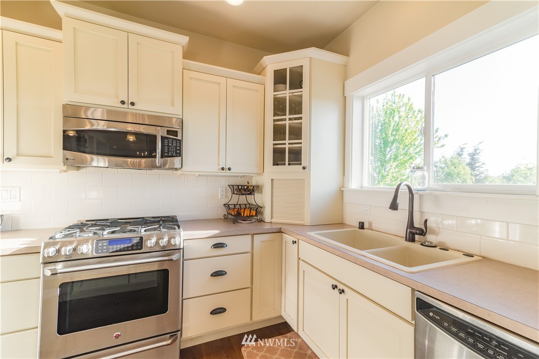 5879 Barr Road Ferndale, WA 98248 - Photo 4 of 25