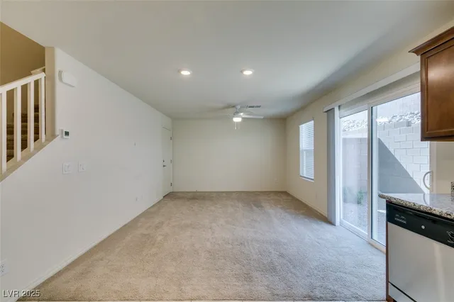 $1,929 | 301 Rain Quail Way, Henderson, NV 89012