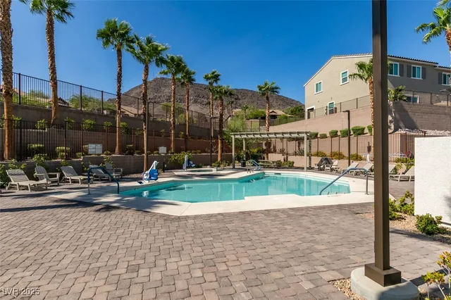 $1,929 | 301 Rain Quail Way, Henderson, NV 89012
