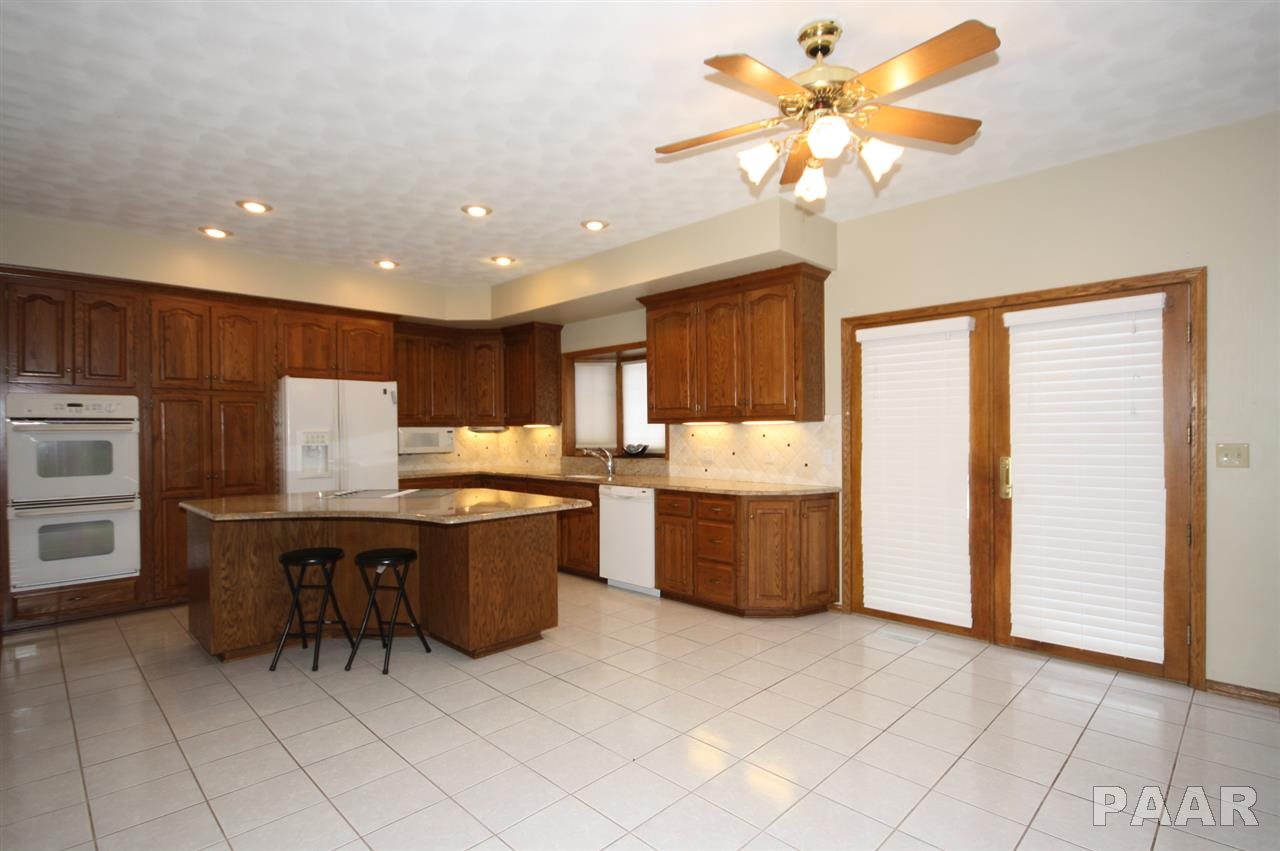 11702 Strathmoore Court Dunlap, IL 61525 - Photo 5 of 36 Gallery Image 5