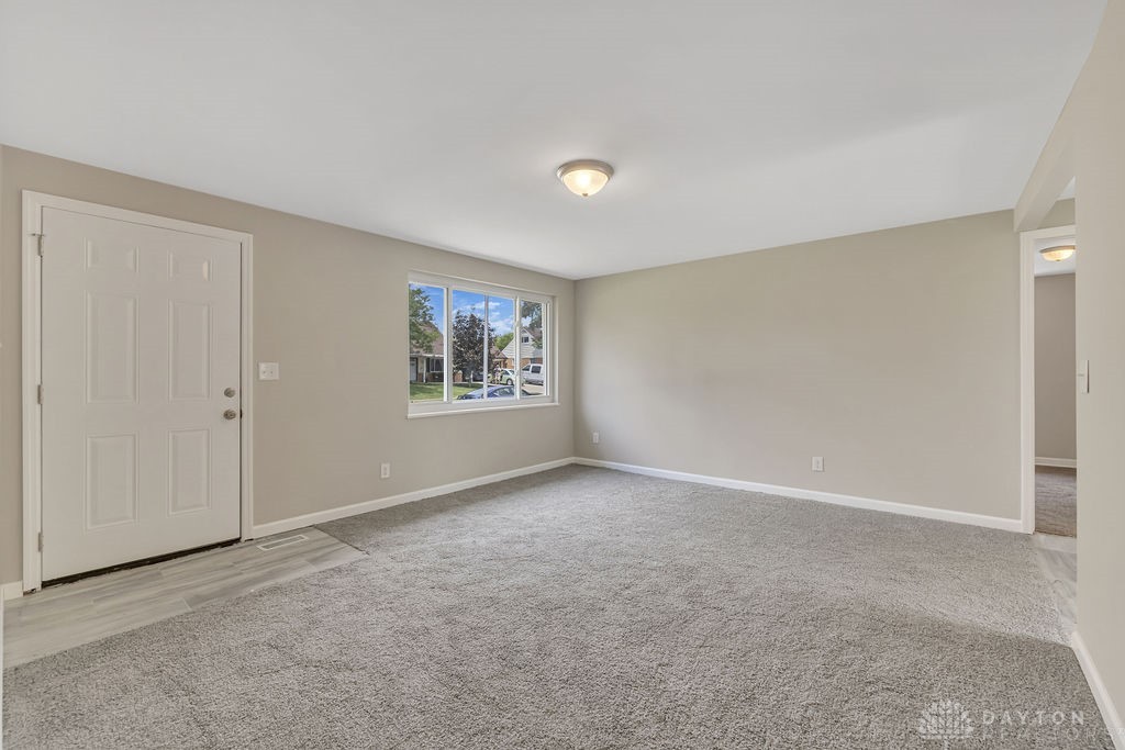 7654 Rothfield Drive Huber Heights, OH 45424 - Photo 4 of 33