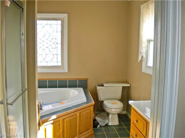 2602 Stokes Road Denton, NC 27239 - Photo 14 of 16 Master Bath/Spa.