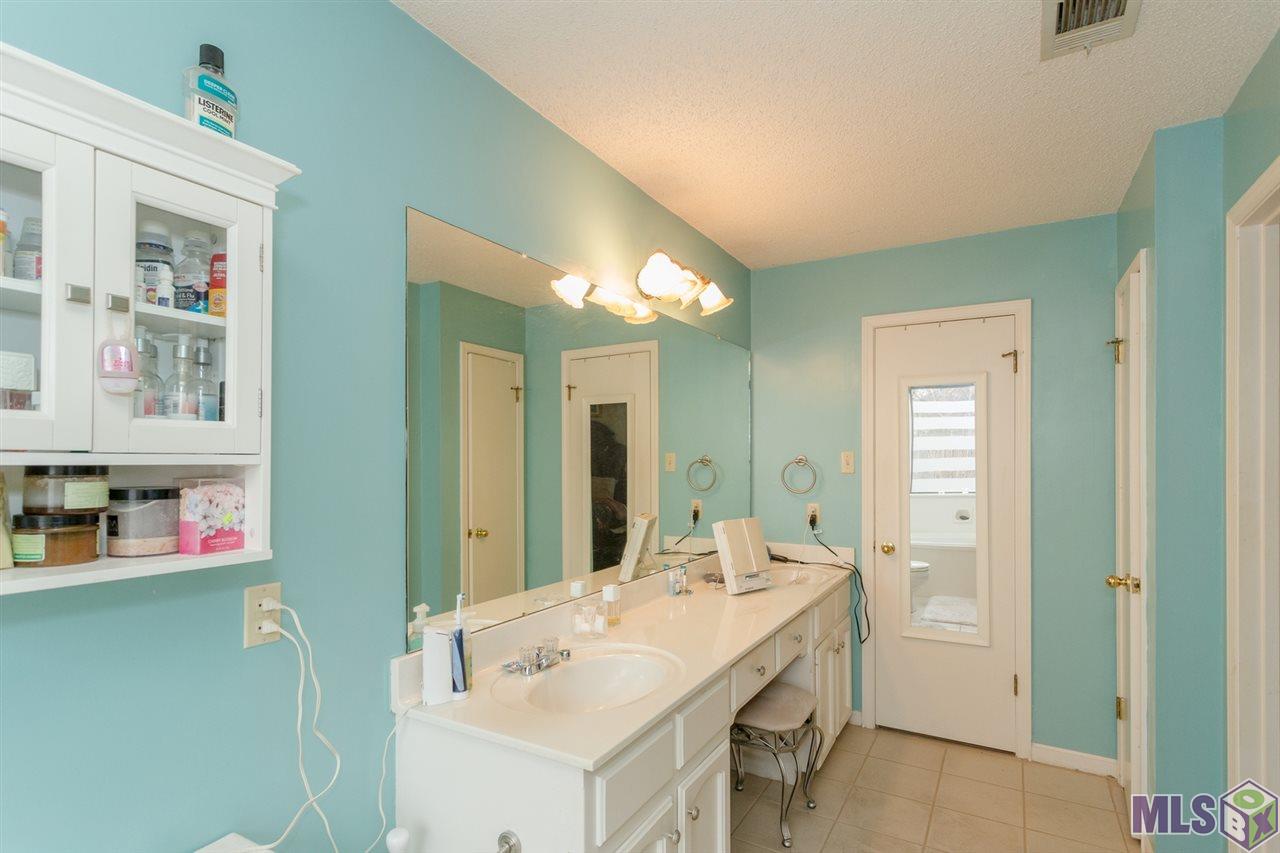 2492 Inverrary Drive Baton Rouge, LA 70816 - Photo 17 of 27 Gallery Image 17