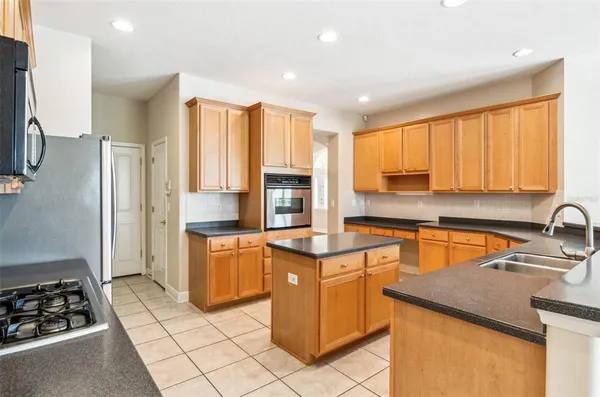 $3,999 | 10222 Arbor Side Drive, Tampa, FL 33647