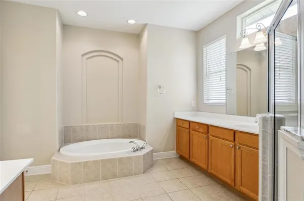 $3,999 | 10222 Arbor Side Drive, Tampa, FL 33647