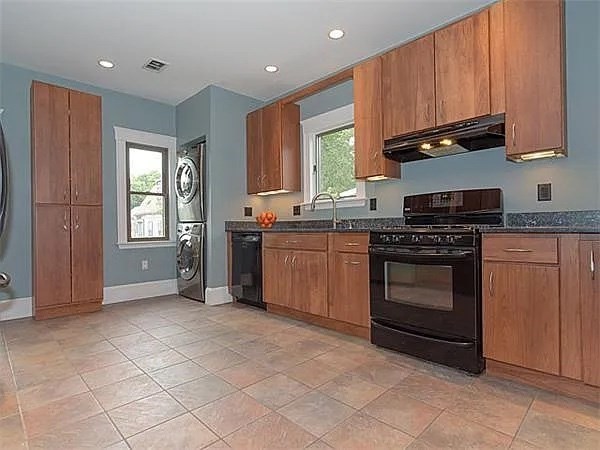 33 Chetwynd Road, Unit 2 Somerville, MA 02144 - Photo 5 of 11
