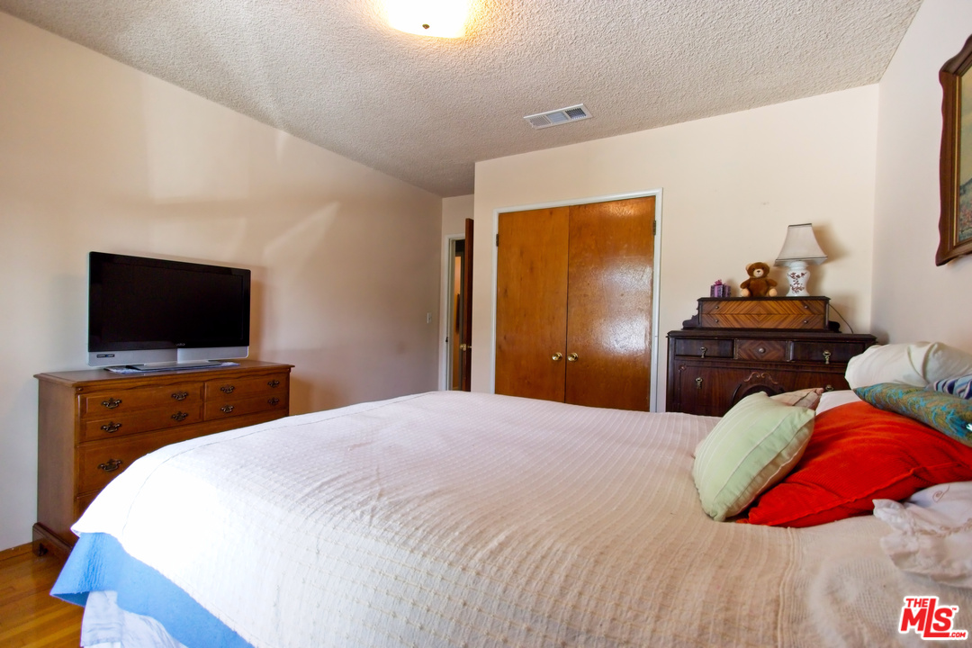 4152 Apricot Road Simi Valley, CA 93063 - Photo 14 of 28