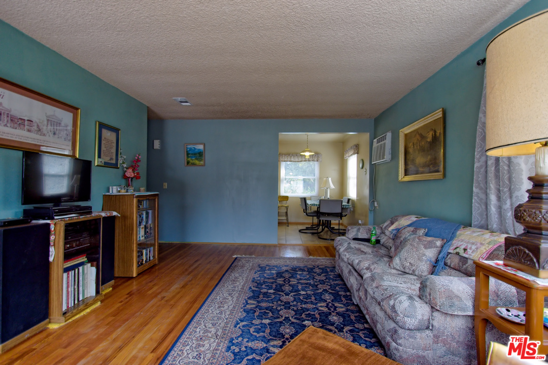 4152 Apricot Road Simi Valley, CA 93063 - Photo 5 of 28