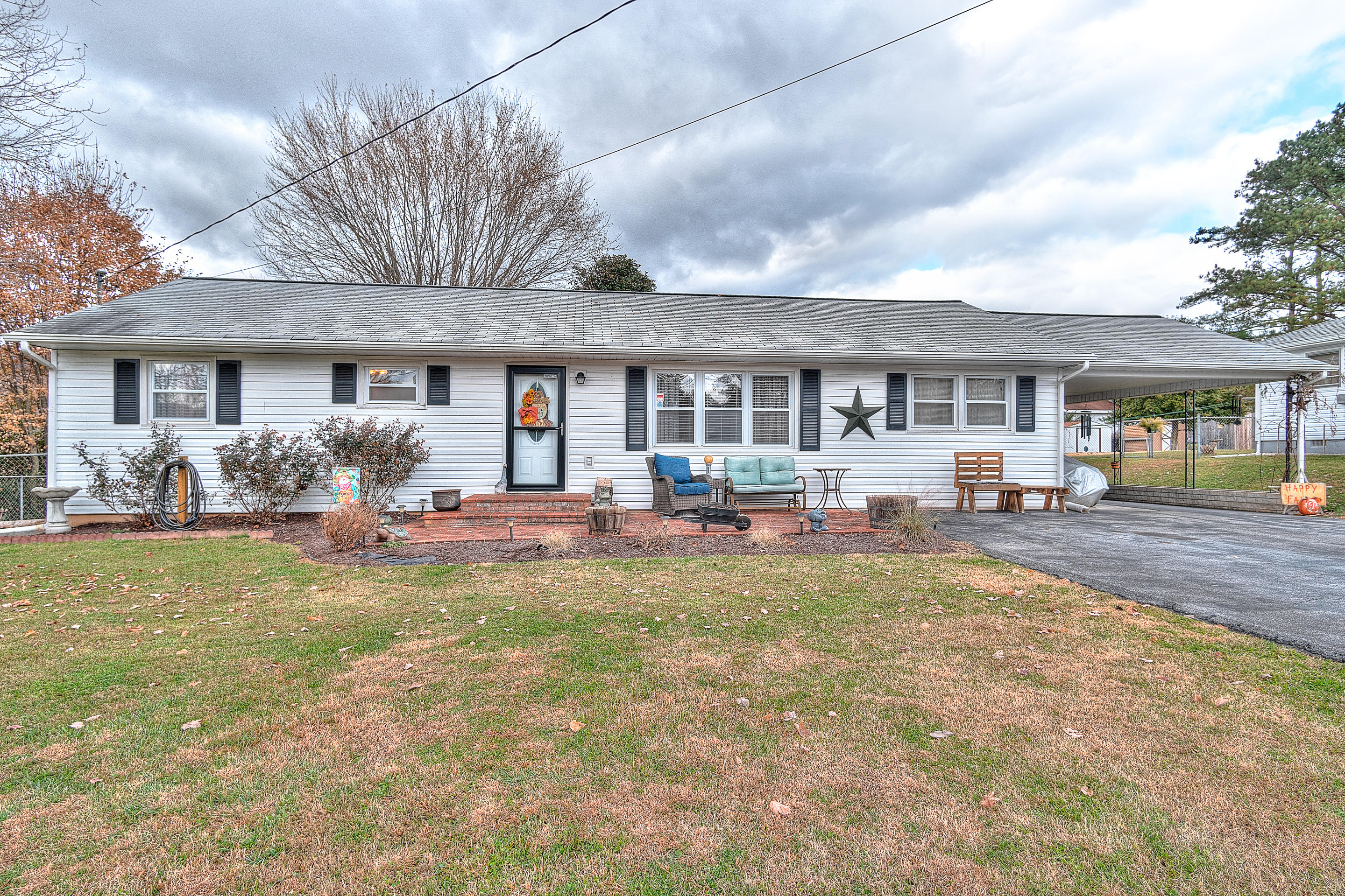 214 Hemlock Road Bristol, TN 37620 - Photo 1 of 31 exterior_mls-13
