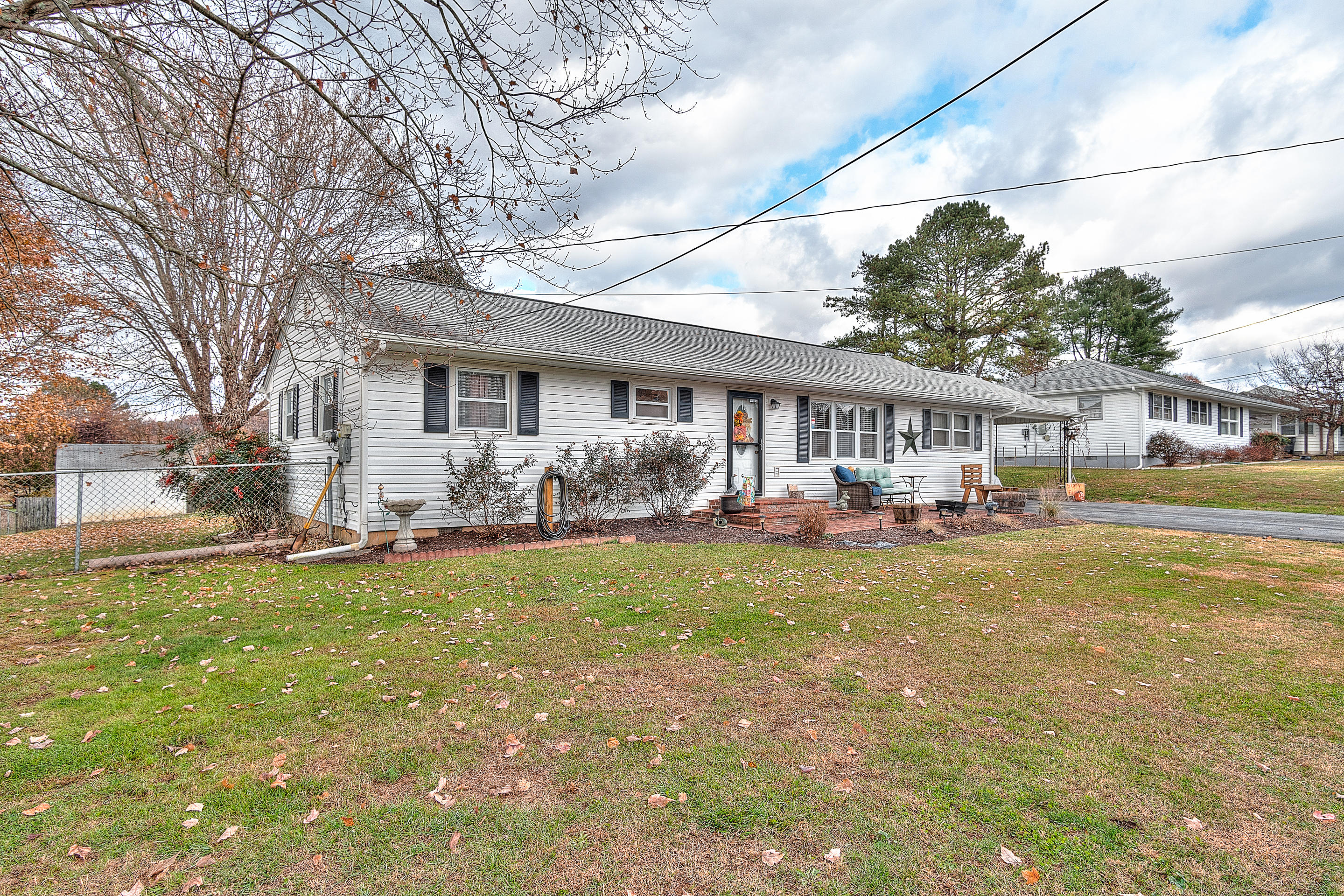 214 Hemlock Road Bristol, TN 37620 - Photo 3 of 31 exterior_mls-12
