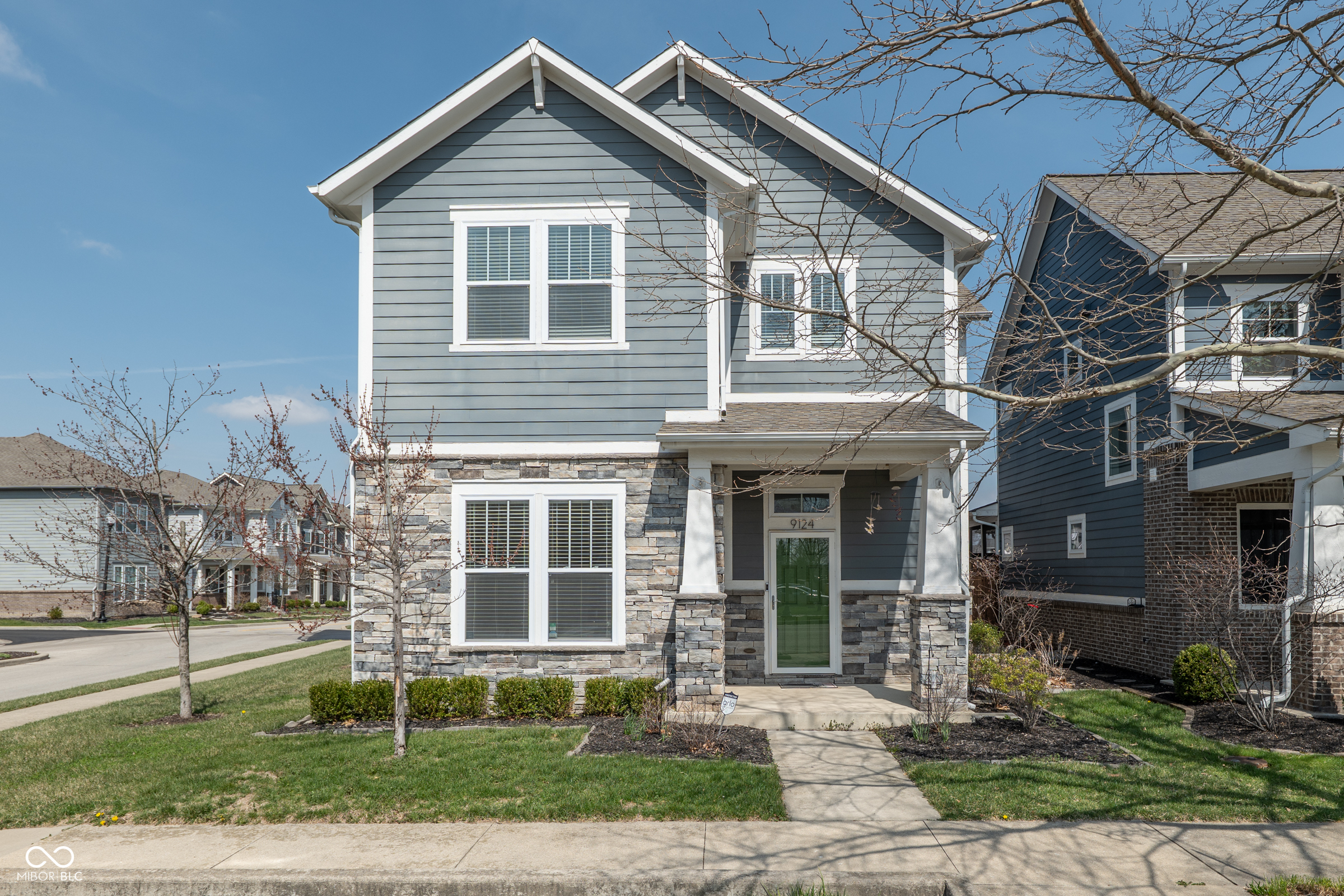 9124 Hawkins Road Indianapolis, IN 46216 - Photo 2 of 30