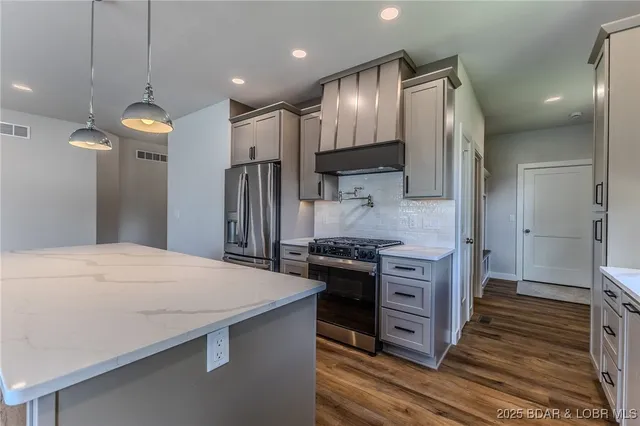 $589,000 | 312 Woodland Point, Linn Creek, MO 65052