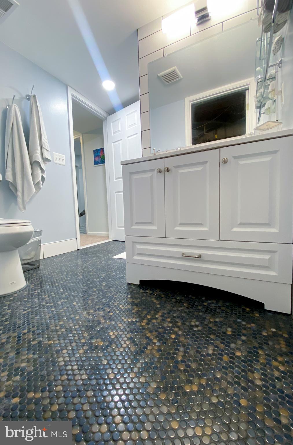 8085 Powderbrook Lane Springfield, VA 22153 - Photo 15 of 29 Bathroom
