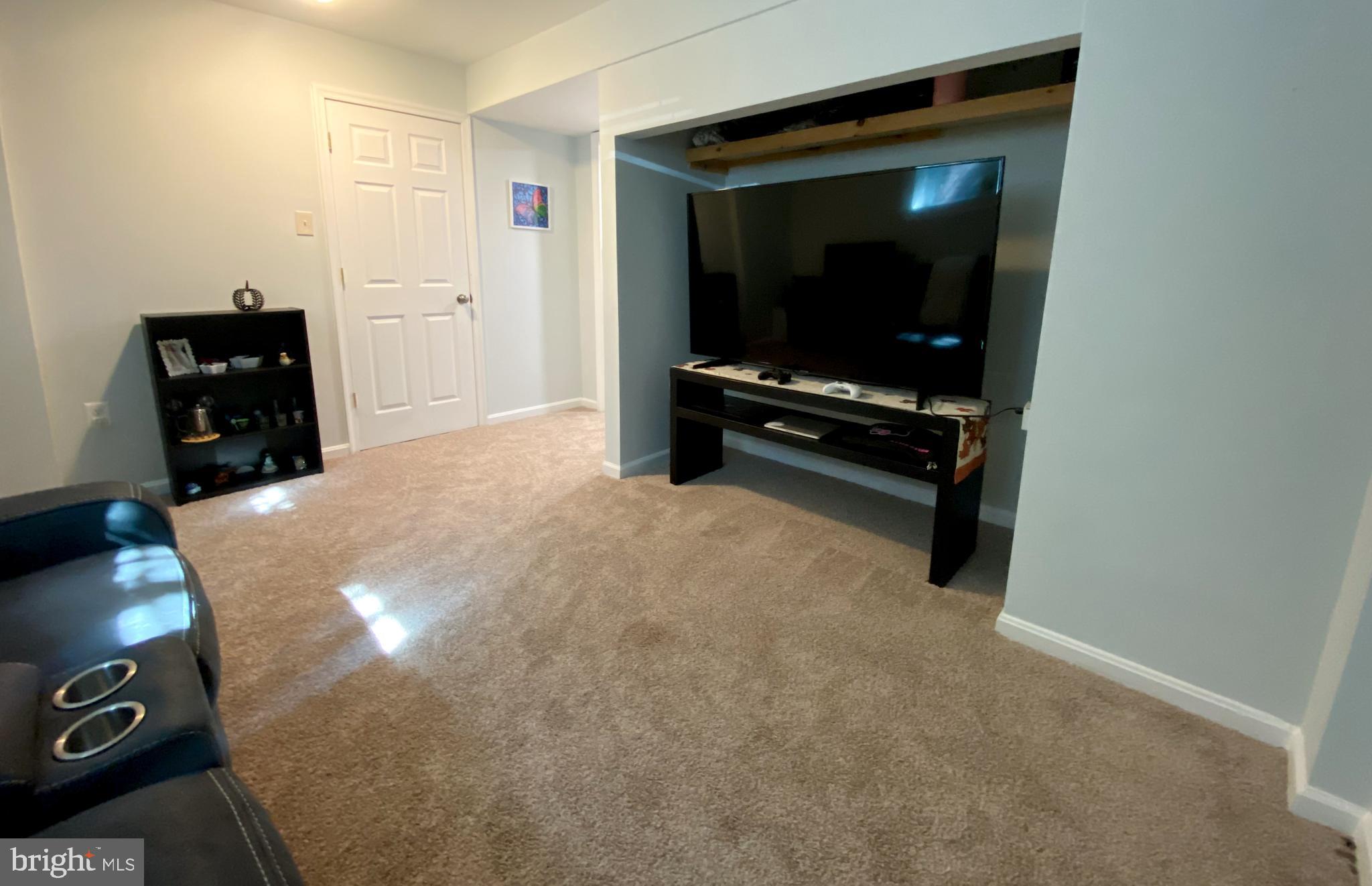 8085 Powderbrook Lane Springfield, VA 22153 - Photo 29 of 29 Gallery Image 29