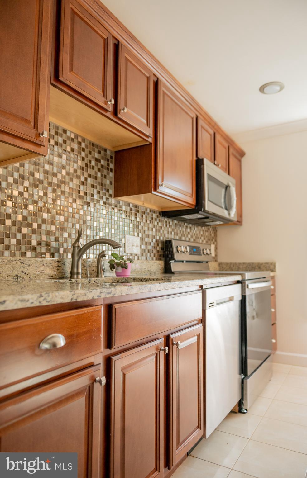 8085 Powderbrook Lane Springfield, VA 22153 - Photo 6 of 29 Kitchen
