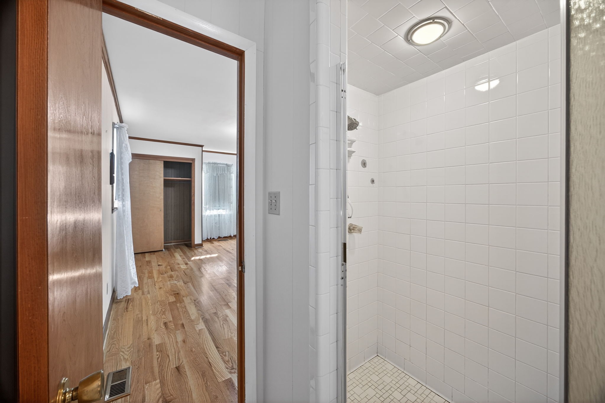 716 Dry Creek Road Smithville, TN 37166 - Photo 12 of 31 a view of hallway with wooden floor
