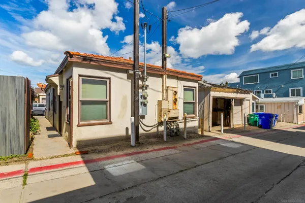 $1,550,000 | 717 San Jose Place, San Diego, CA 92109