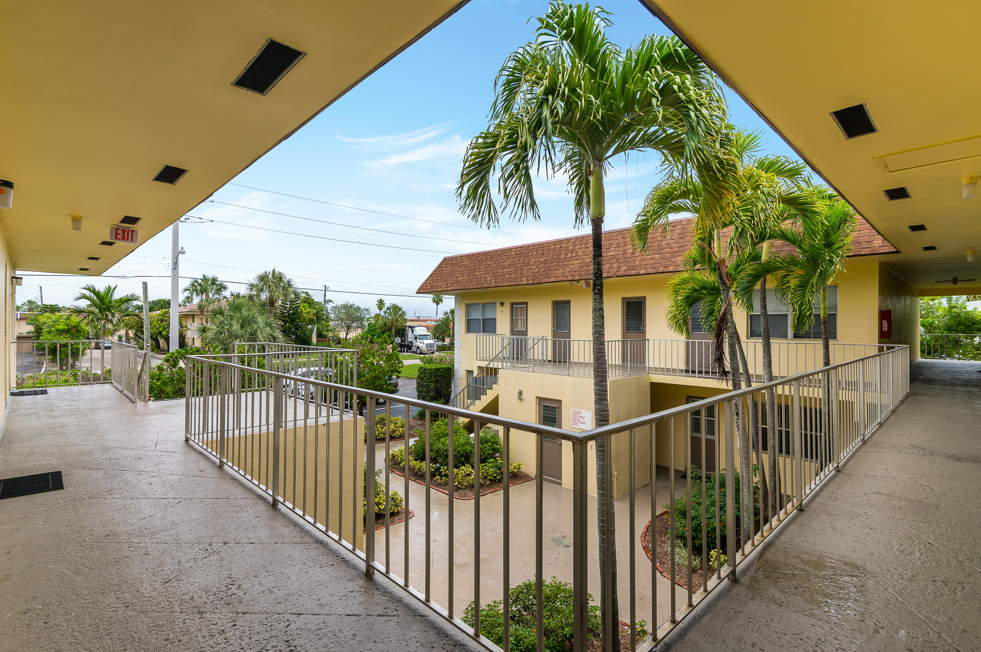 260 Northwest 19th Street, Unit 260 Boca Raton, FL 33432 - Photo 3 of 13 2nd Floor Building view