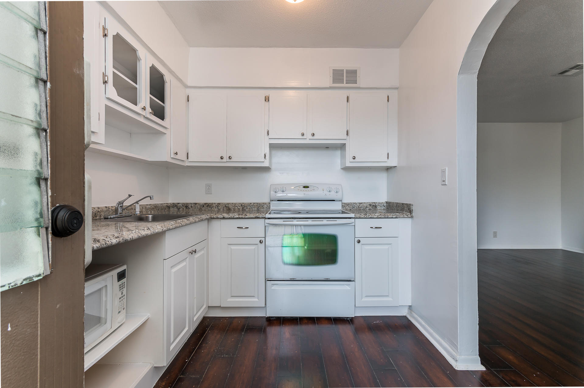 260 Northwest 19th Street, Unit 260 Boca Raton, FL 33432 - Photo 4 of 13 kitchen