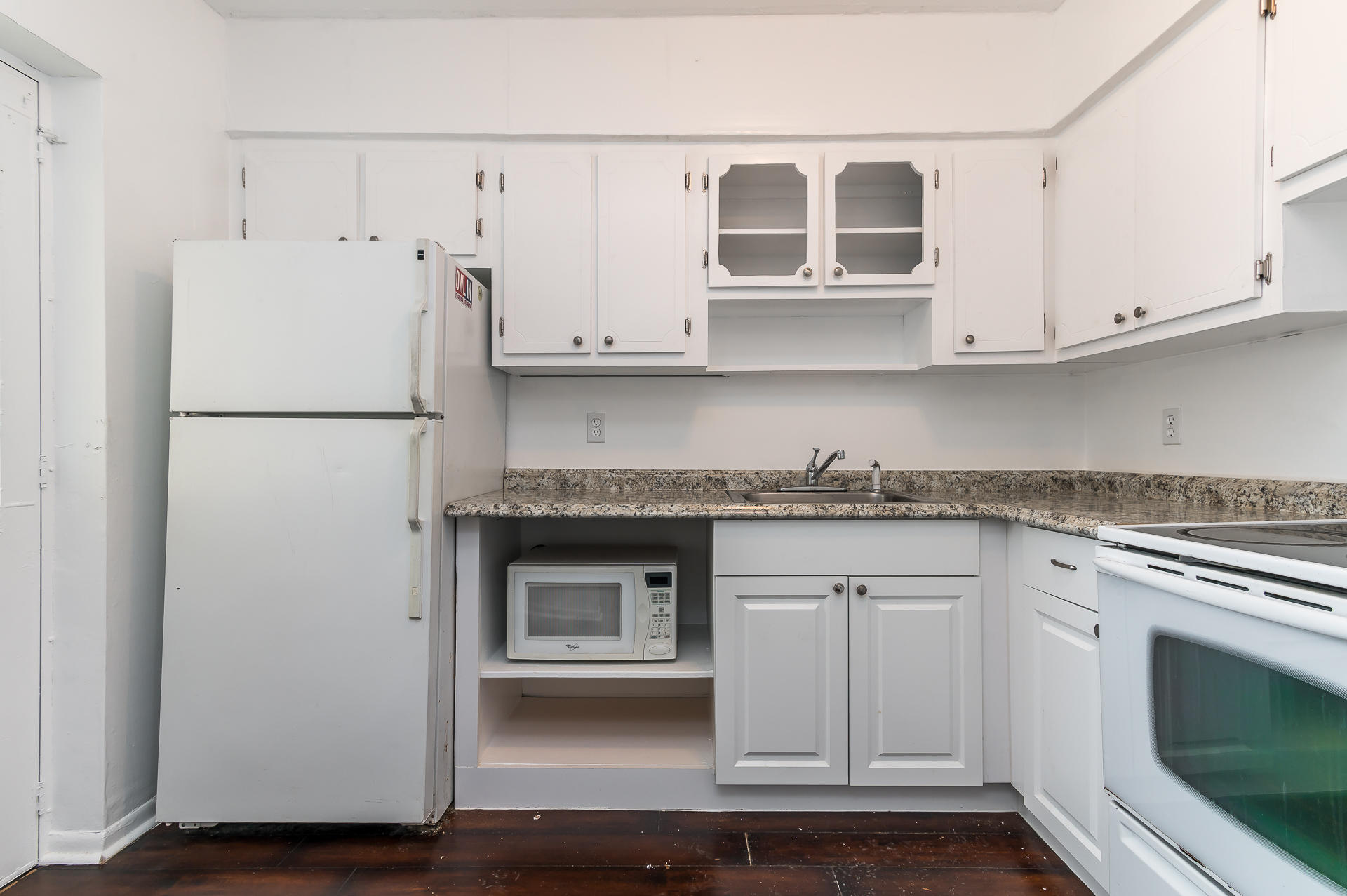 260 Northwest 19th Street, Unit 260 Boca Raton, FL 33432 - Photo 5 of 13 kitchen