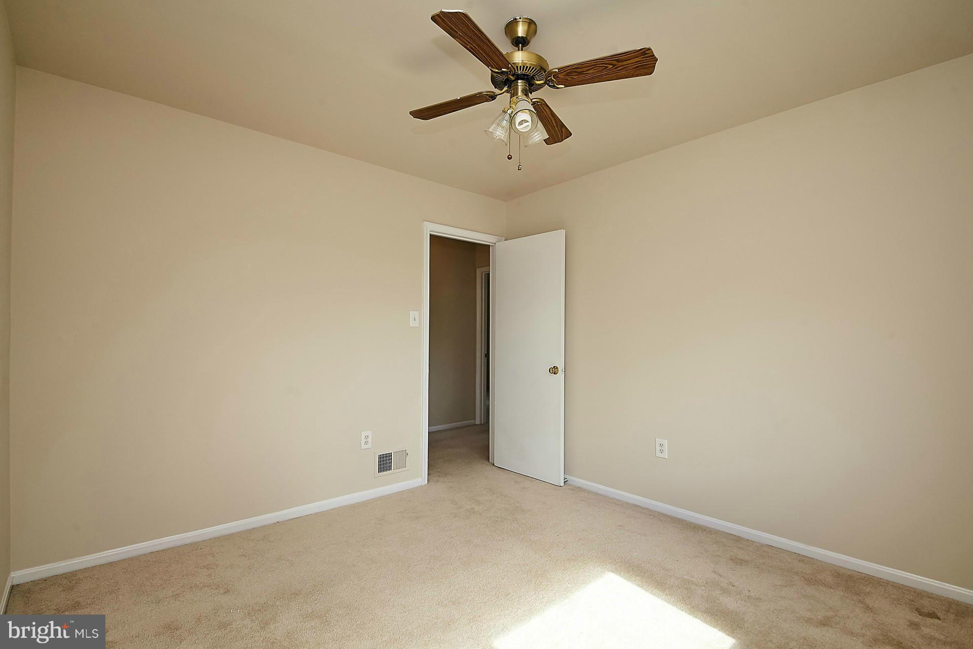10194 Wavell Road Fairfax, VA 22032 - Photo 23 of 30 Bedroom