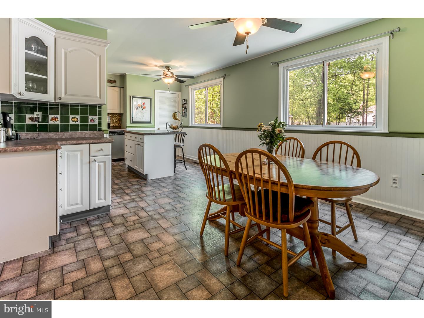 33 Wheatsheaf Road Shamong, NJ 08088 - Photo 3 of 18 Kitchen