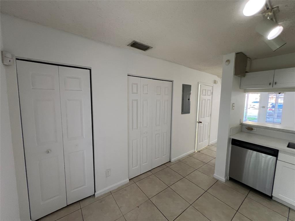 6756 Sienna Club Drive, Unit 6756 Lauderhill, FL 33319 - Photo 9 of 24 a view of a kitchen