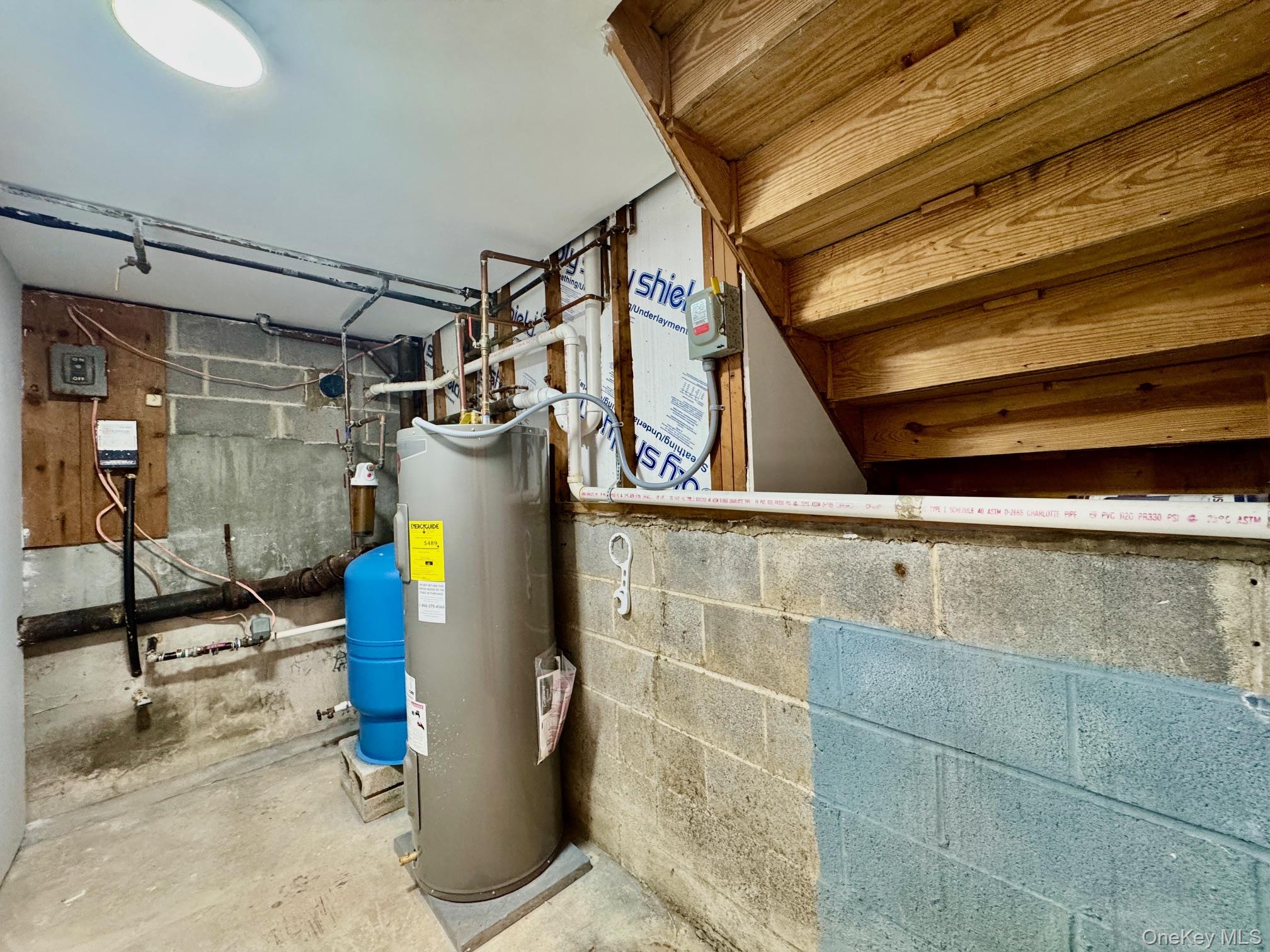 687 Sprout Brook Road Putnam Valley, NY 10579 - Photo 32 of 45 Utilities featuring water heater