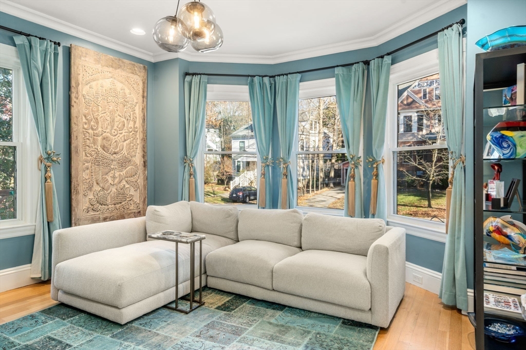 53 Marshall Street Newton, MA 02459 - Photo 5 of 27