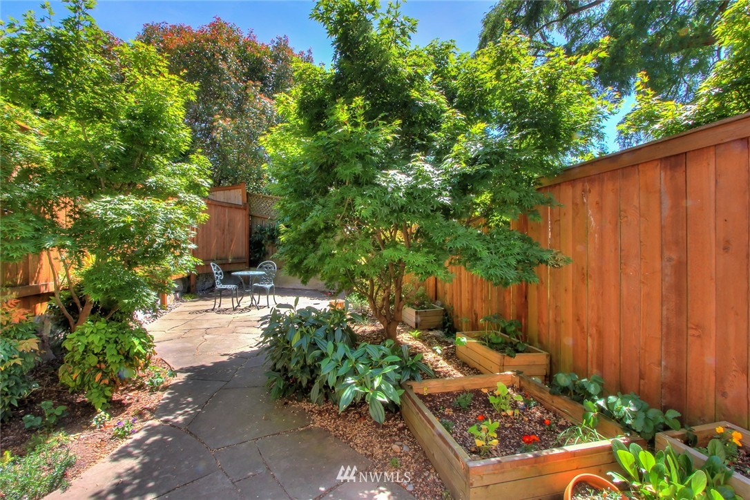 10130 Holman Road Northwest, Unit D Seattle, WA 98133 - Photo 22 of 25