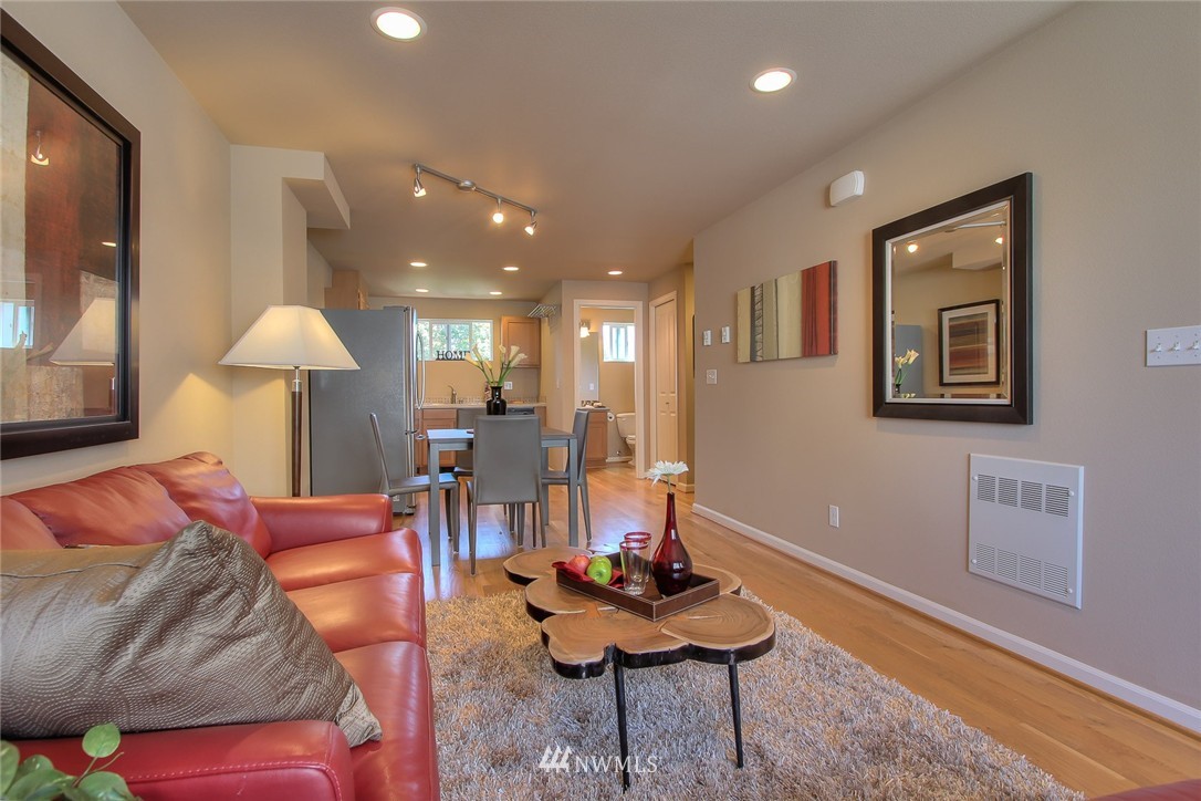 10130 Holman Road Northwest, Unit D Seattle, WA 98133 - Photo 8 of 25