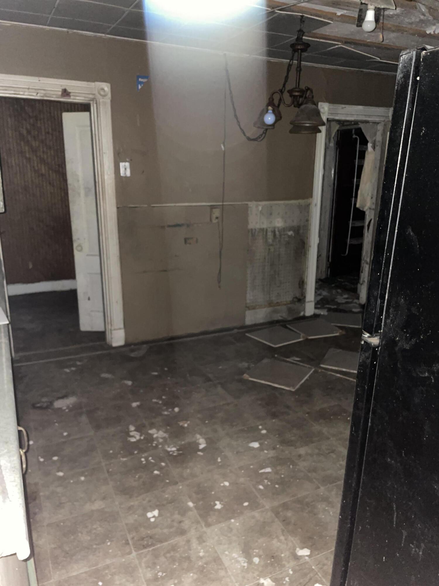 128 Union Street Brewer, ME 04412 - Photo 6 of 11 11B1EA01-C84F-4768-9F93-391011962A1B