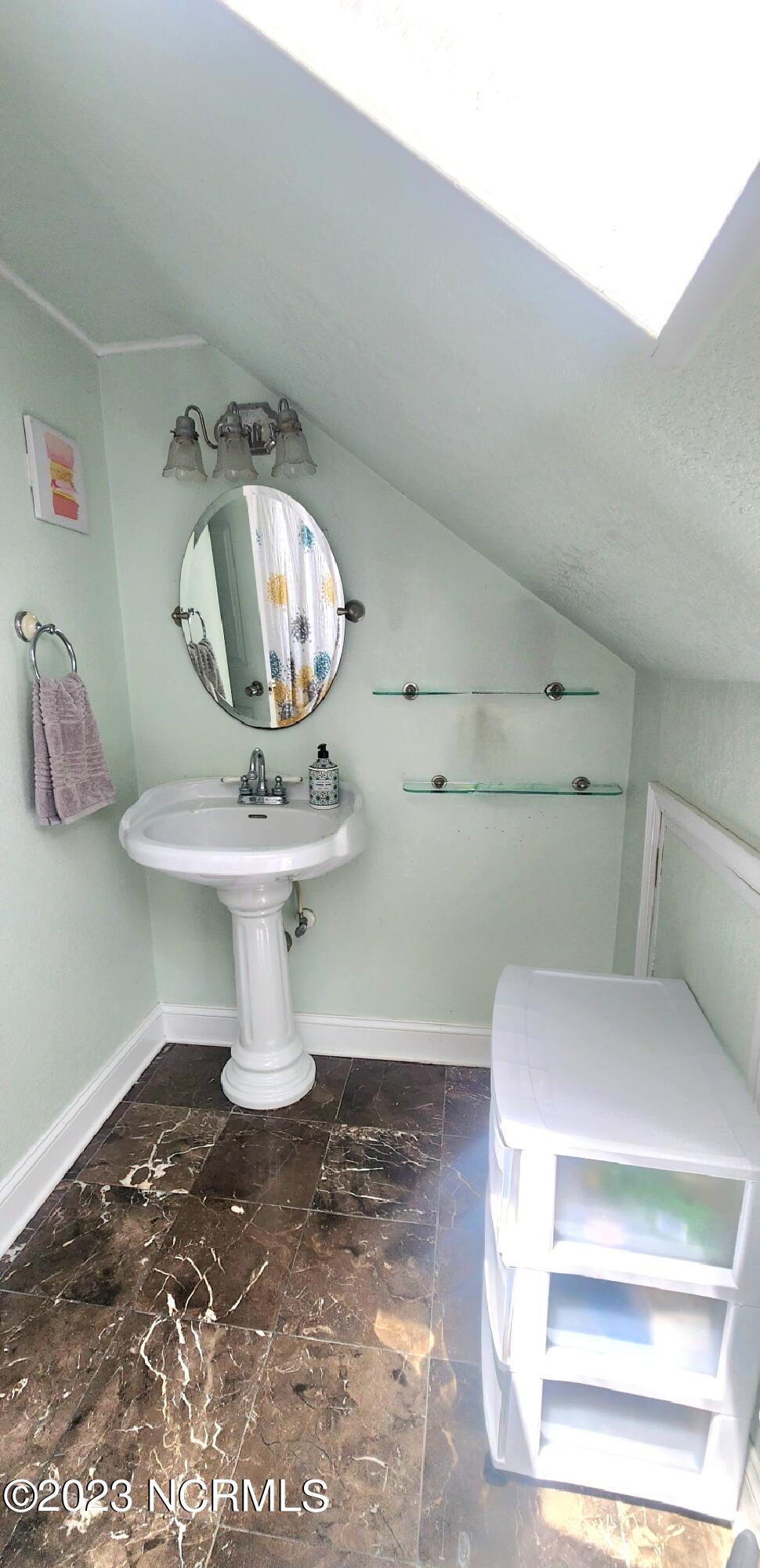 910 Maple Street Elizabeth City, NC 27909 - Photo 31 of 39 20230729_121555