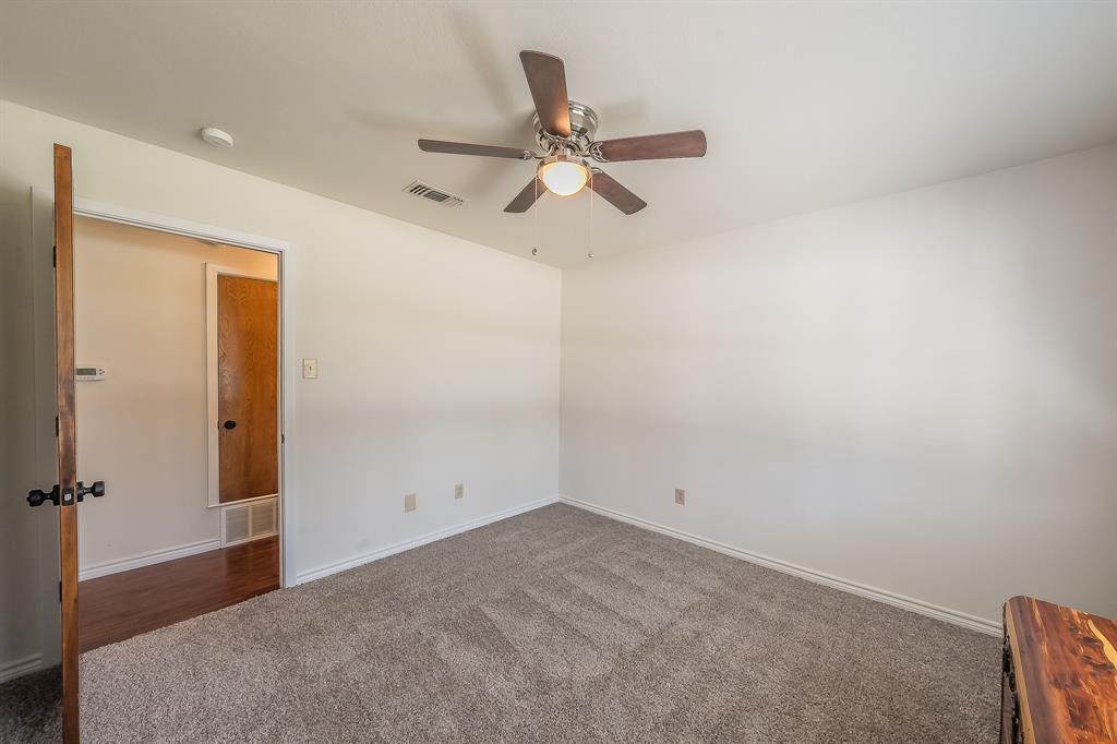 302 West Hale Avenue Decatur, TX 76234 - Photo 21 of 33