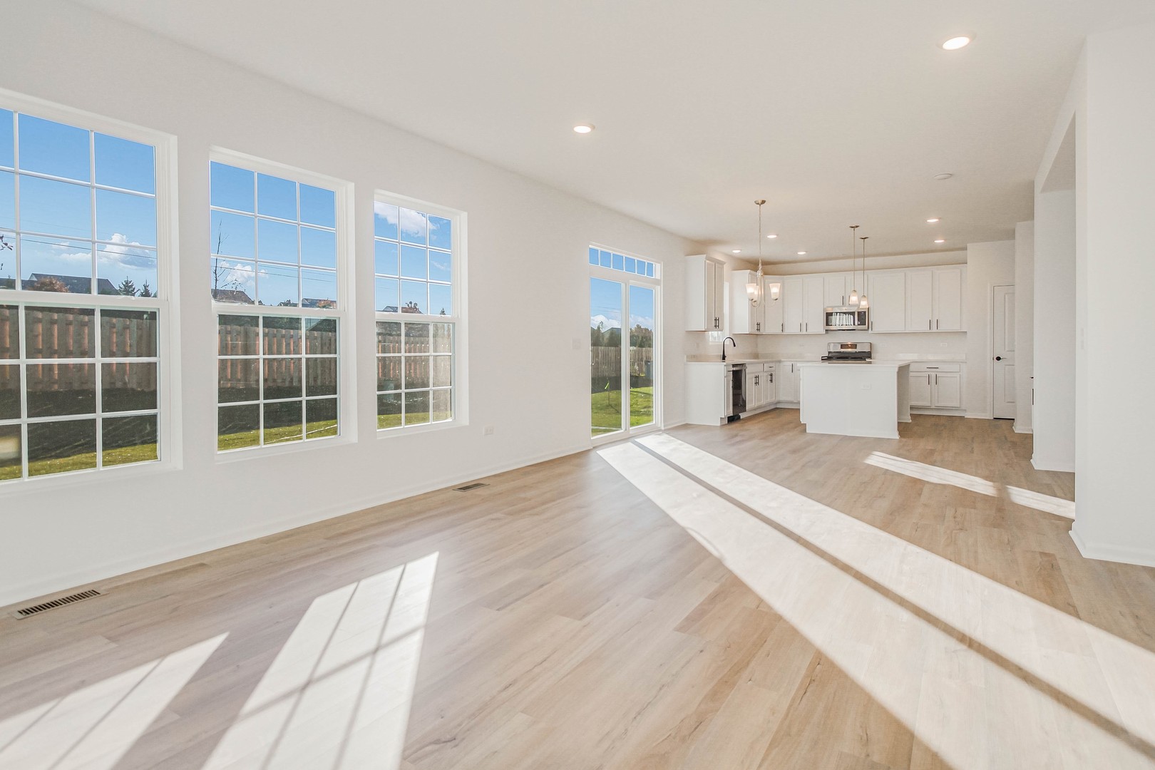 10816 Ashlar Road Huntley, IL 60142 - Photo 7 of 29 Gallery Image 7