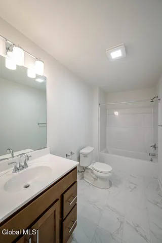 $629,900 | 8 Seville Way, Bethlehem, NY 12158