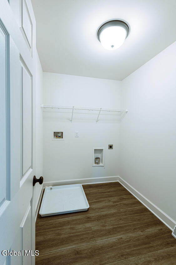 8 Seville Way Bethlehem, NY 12158 - Photo 10 of 23 TYL-Interior-45-1550-x-844-4