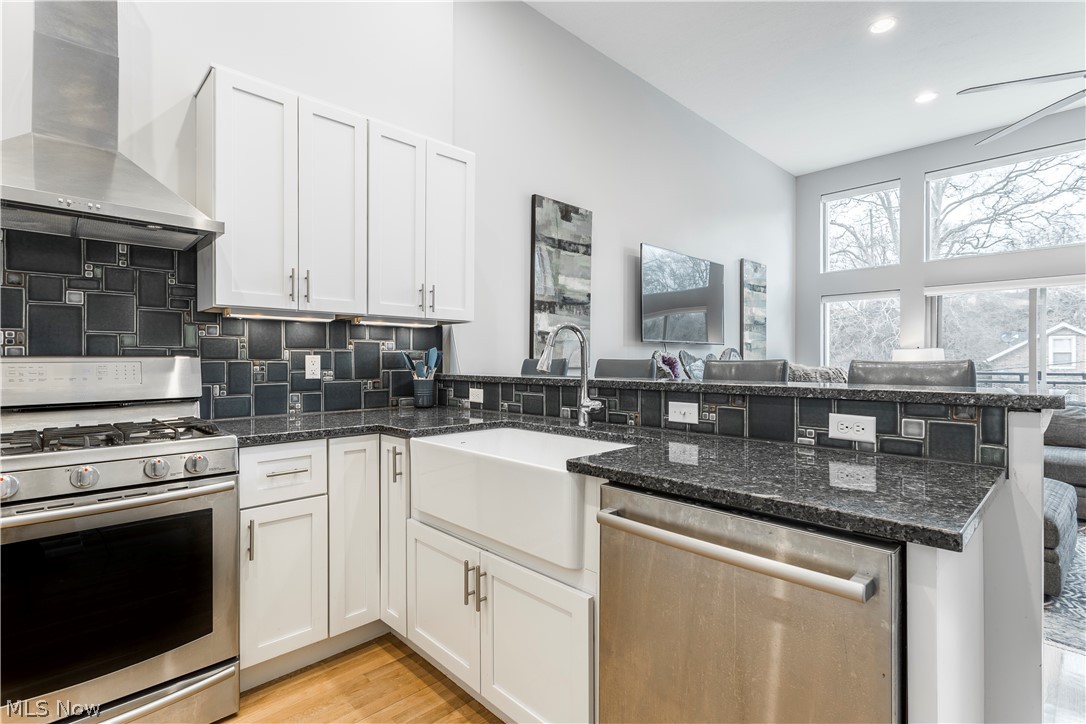 1962 Columbus Road Cleveland, OH 44113 - Photo 6 of 30 Gallery Image 6