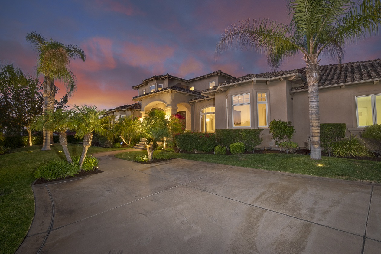 16219 Country Day Road Poway, CA 92064 - Photo 2 of 24