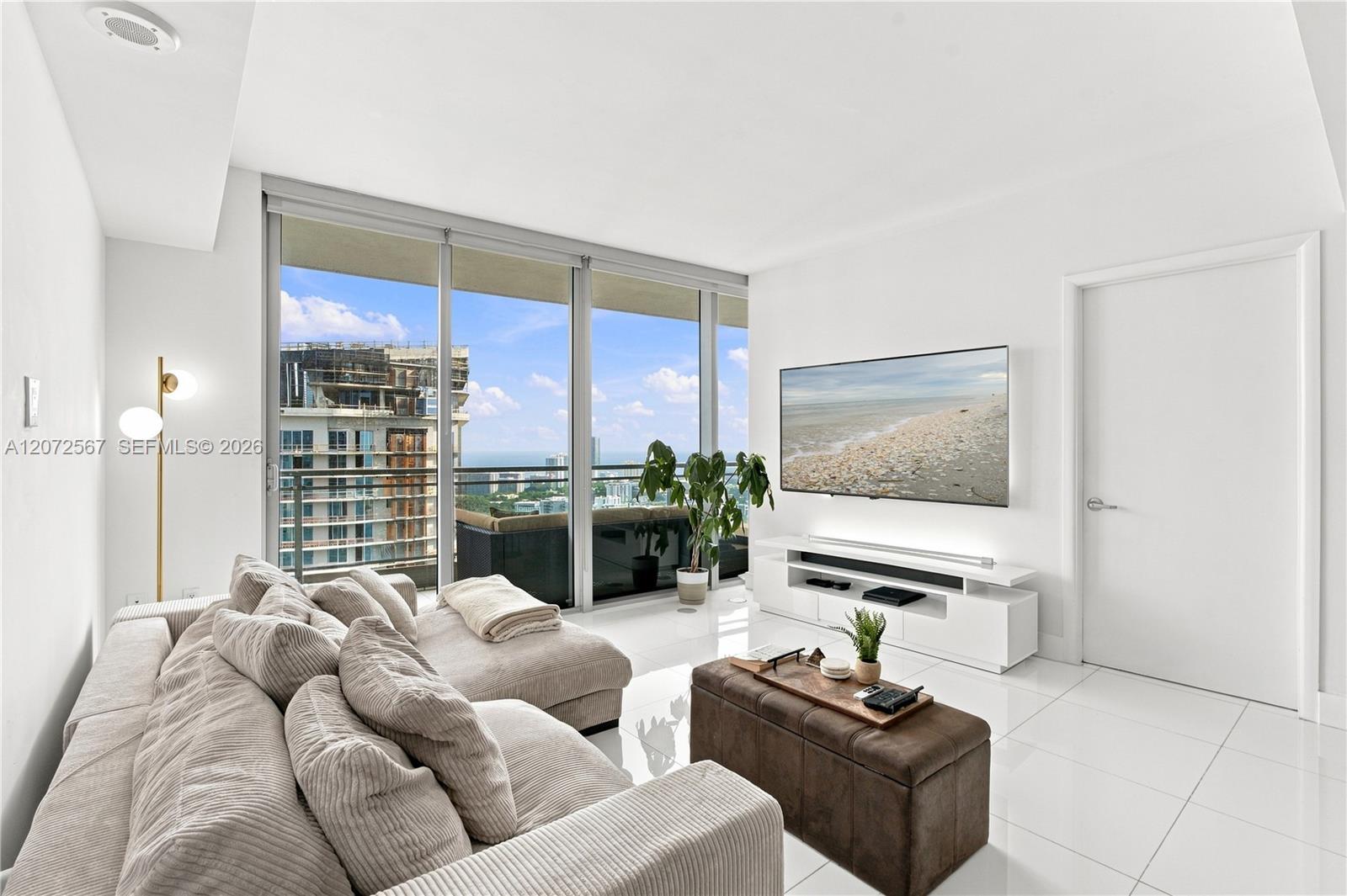 92 Southwest 3rd Street, Unit 4904 Miami, FL 33130 - Photo 3 of 15 Gallery Image 3