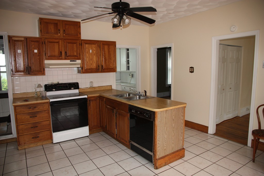 245 Orange Street Springfield, MA 01108 - Photo 2 of 24 Gallery Image 2
