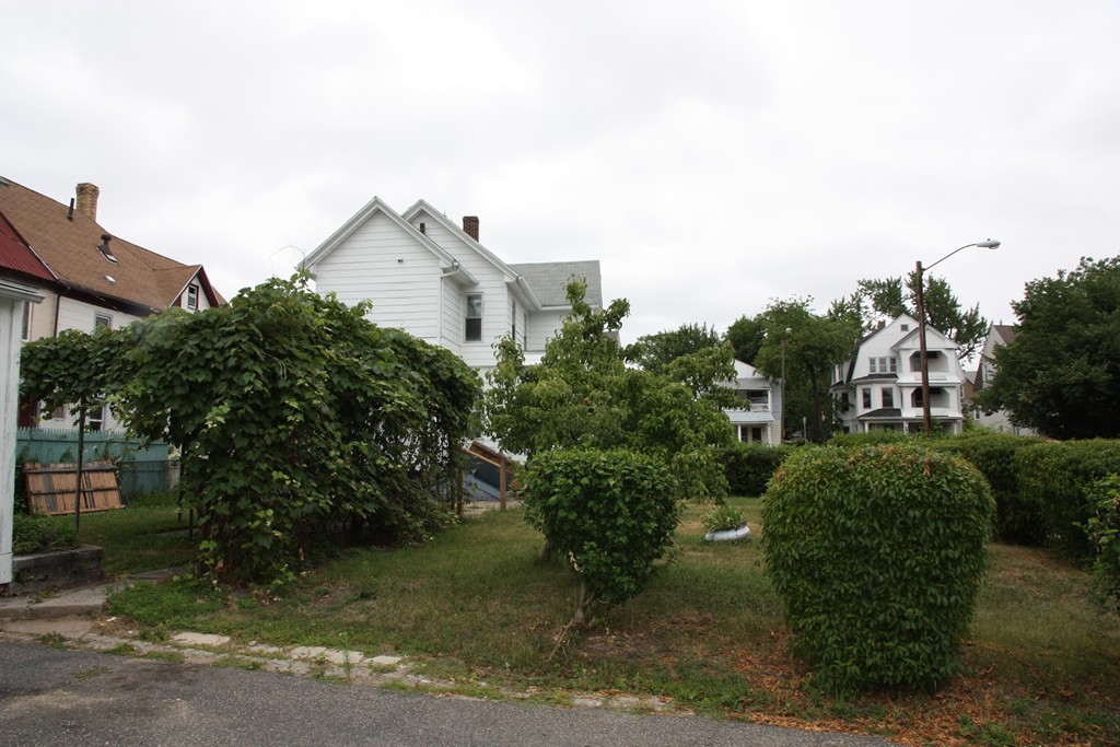 245 Orange Street Springfield, MA 01108 - Photo 21 of 24 Gallery Image 21