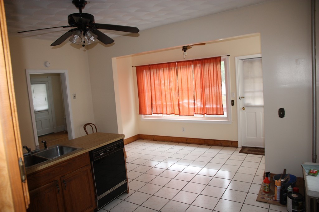 245 Orange Street Springfield, MA 01108 - Photo 4 of 24 Gallery Image 4