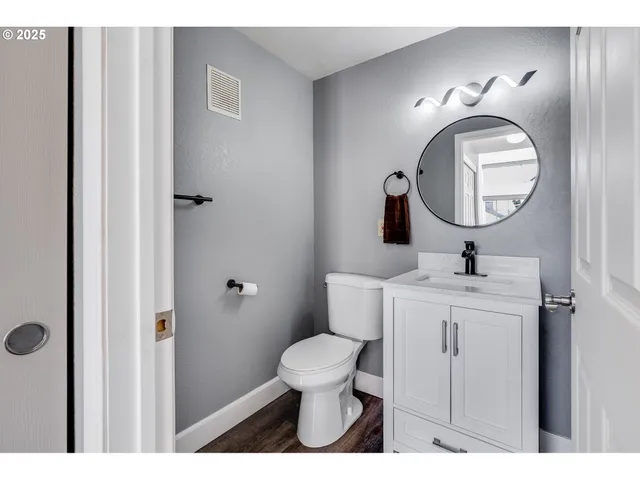 $289,900 | 17548 Northwest Springville Road, Unit F8, Portland, OR 97229