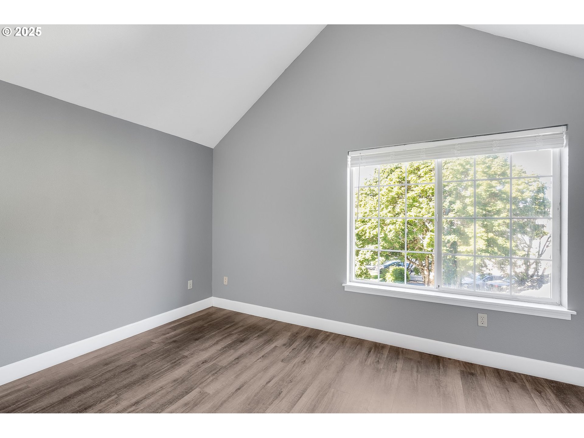 17548 Northwest Springville Road, Unit F8 Portland, OR 97229 - Photo 19 of 30