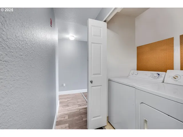$289,900 | 17548 Northwest Springville Road, Unit F8, Portland, OR 97229
