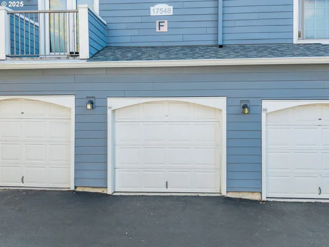 $289,900 | 17548 Northwest Springville Road, Unit F8, Portland, OR 97229